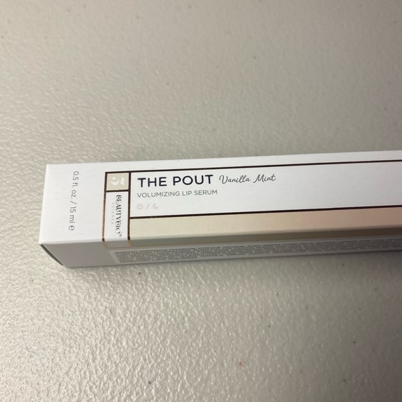 BeautyBio “The Pout” Vanilla Mint - Picture 2 of 4